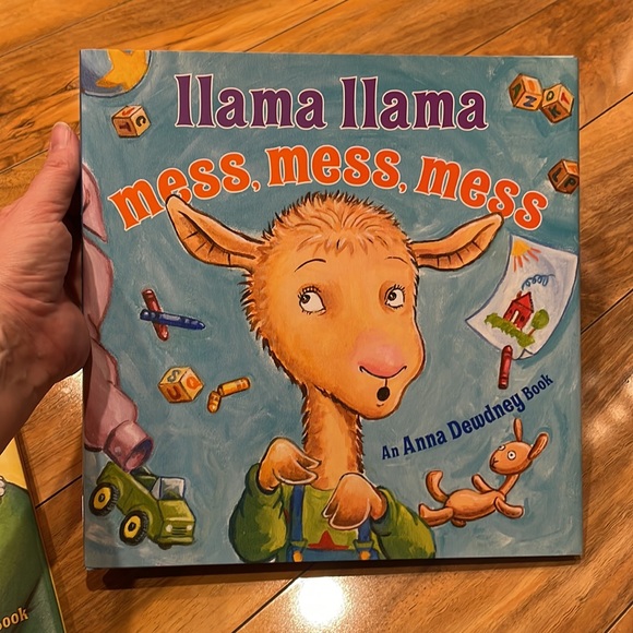 Lot of Two new llama llama hardback books by Anna Dewdney - Picture 3 of 11